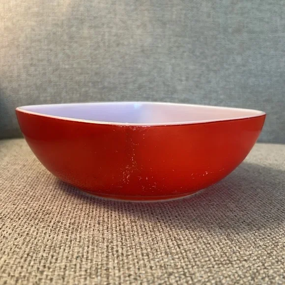 Vintage Pyrex 1.5 Quart Ovenware Red - Picture 2 of 11